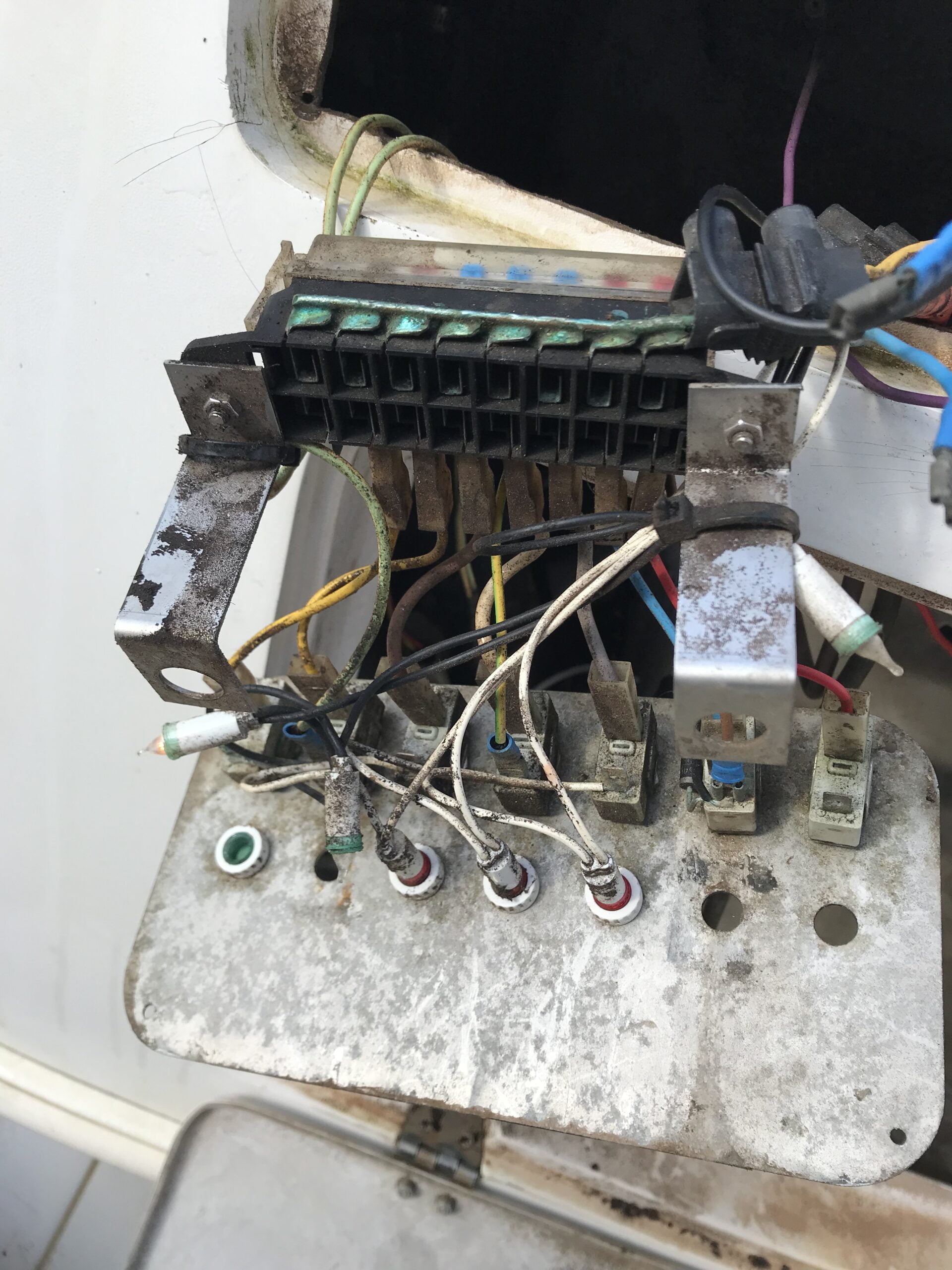 reparaciones sistemas electricos nauticos
