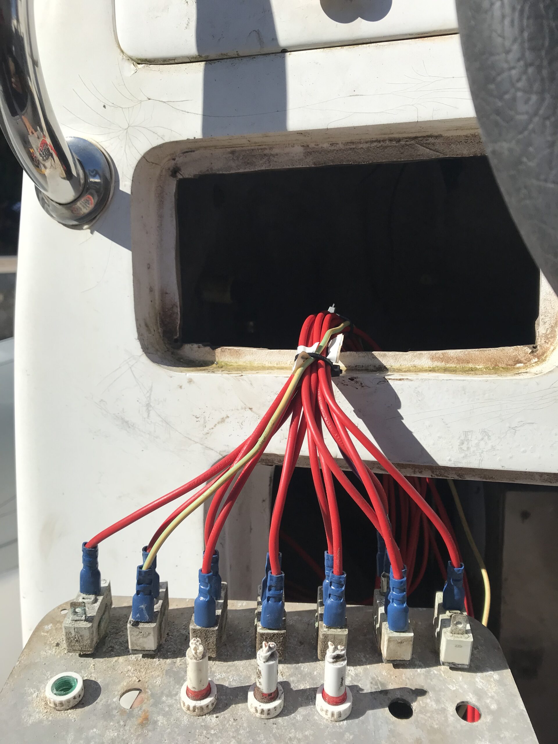 reparaciones sistemas electricos nauticos - Imagen 5