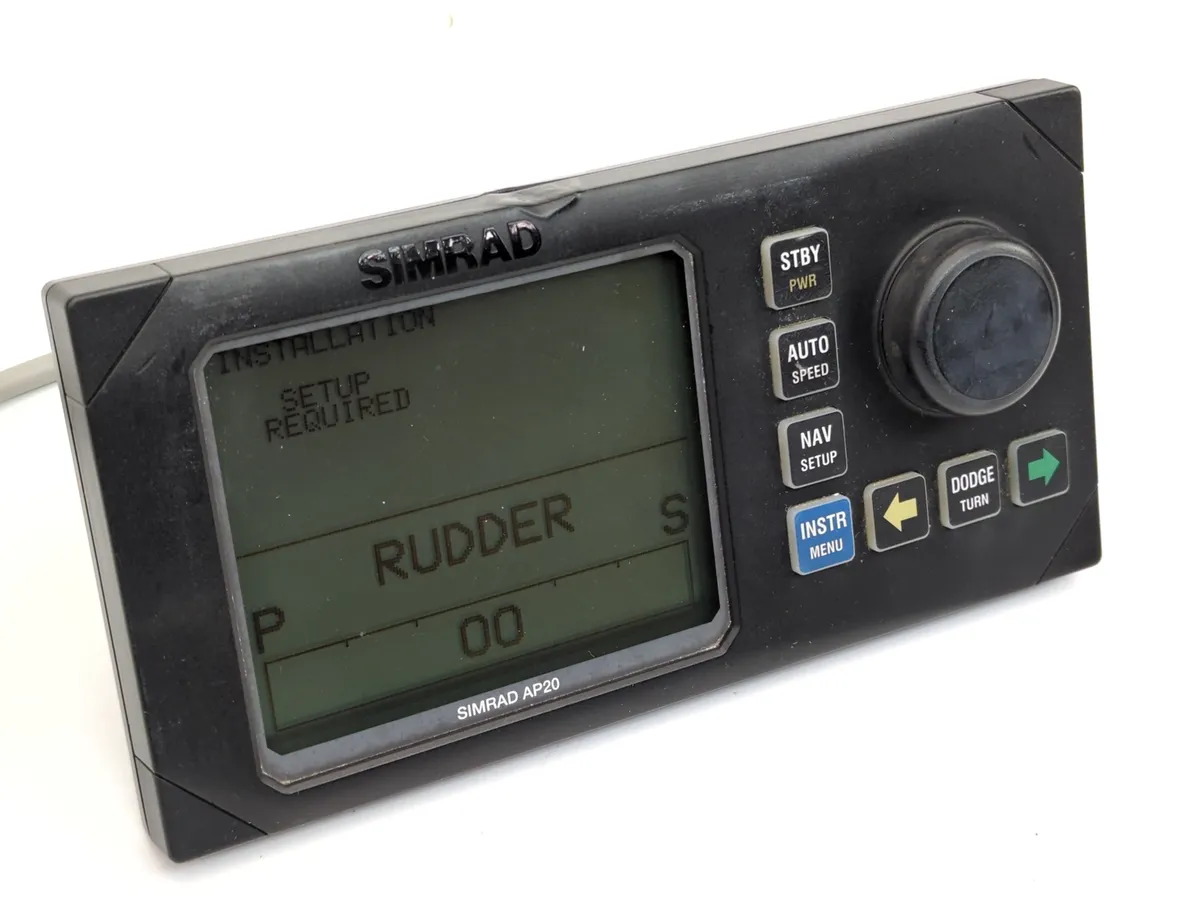 reparacion de pilotos automaticos simrad